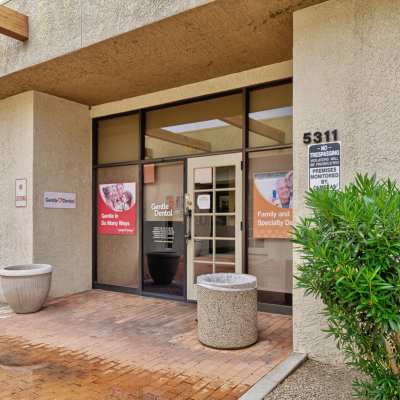 gentle-dental-broadway-az-dental-exterior-front-door-signage-july-2024