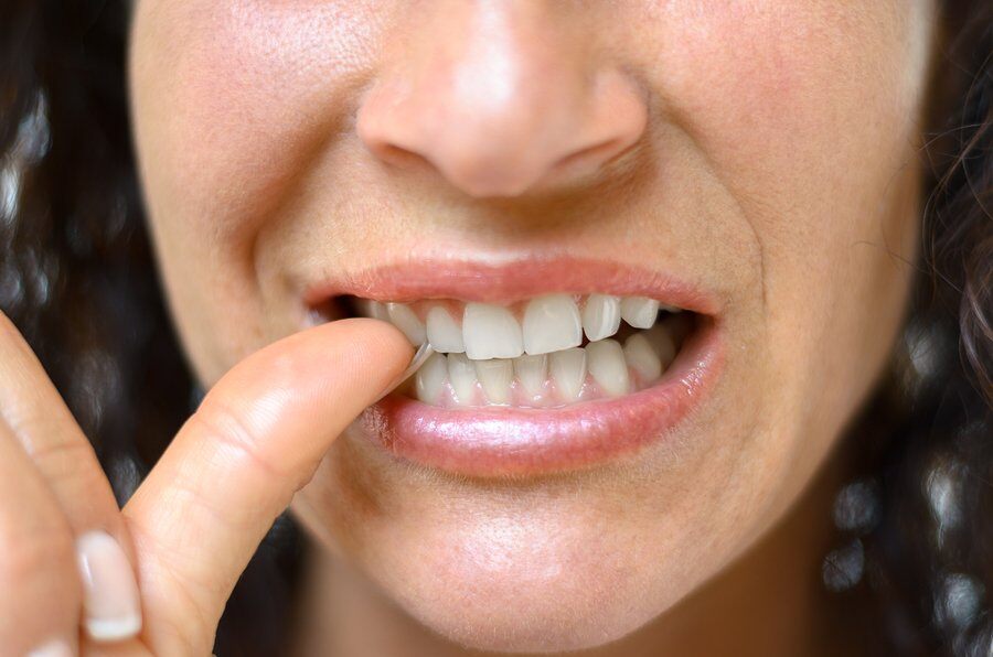 4 Harmful Consequences of Nail Biting and How to Stop