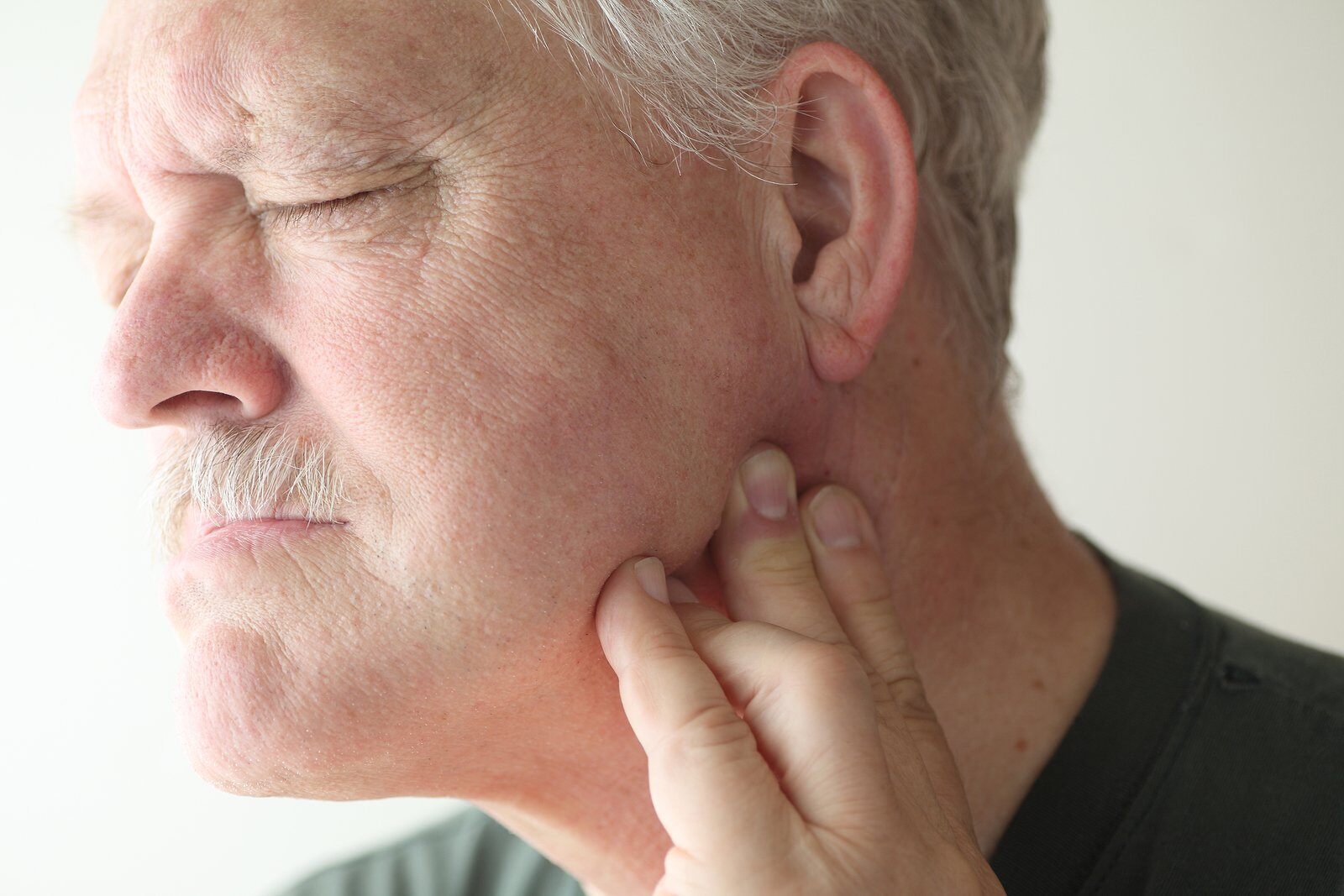 Understanding TMJ: Signs, Pain Relief & Effective Treatments