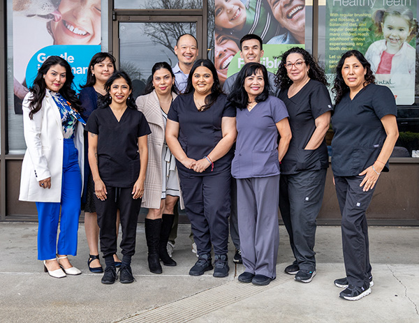 dental-care-team-photo_Gentle-Dental-Hawyard