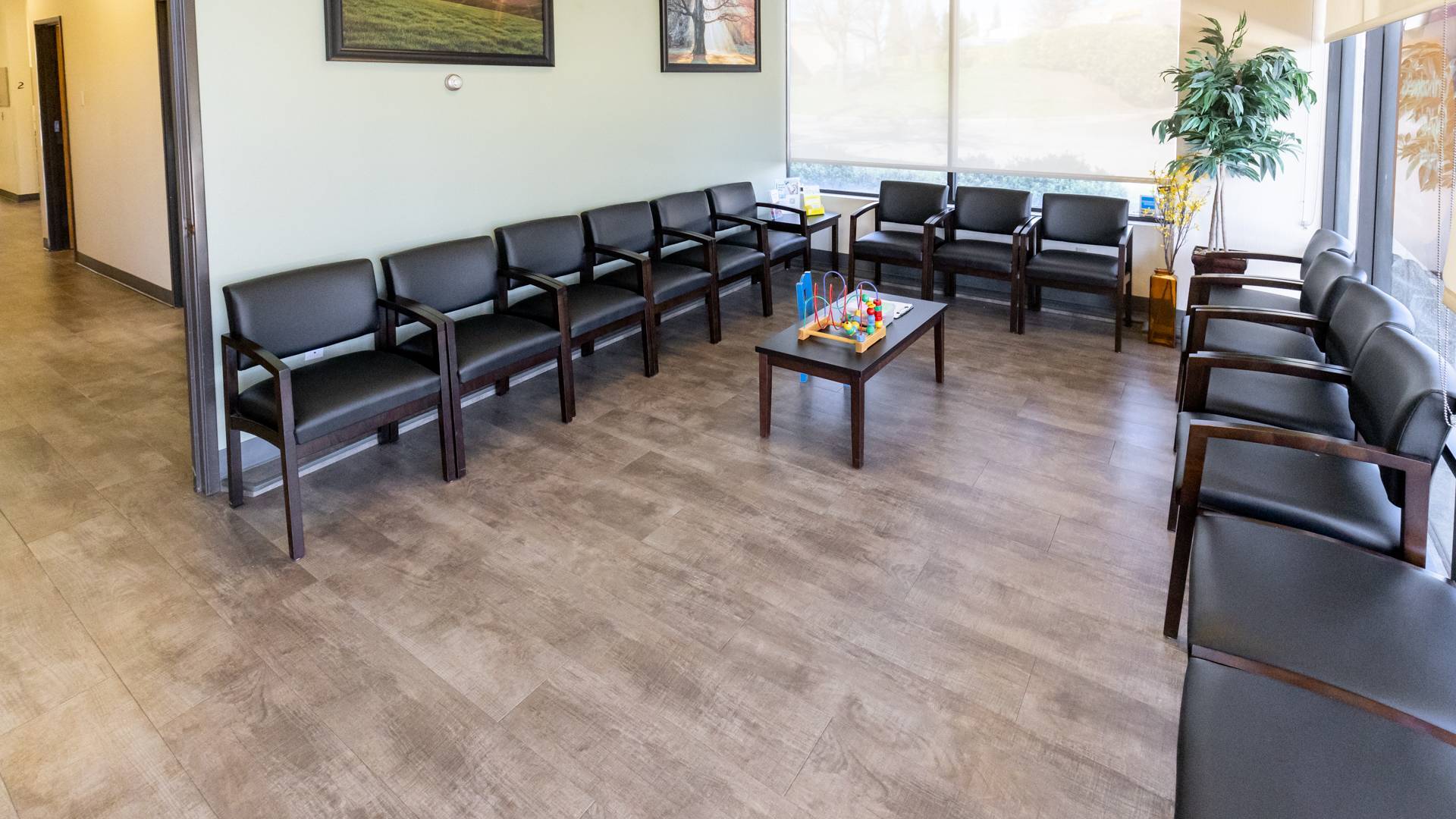 dental-care-office-waiting-area_Gentle-Dental-Cornell-Center