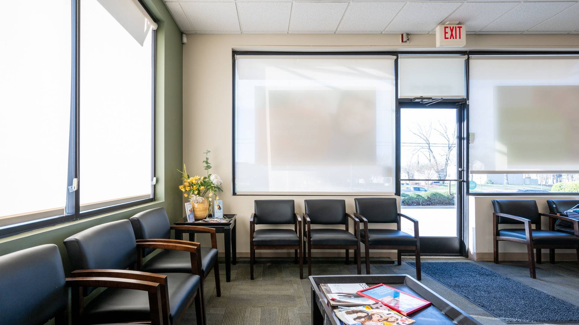 dental-care-office-waiting-area_Gentle-Dental-Kansas(1)