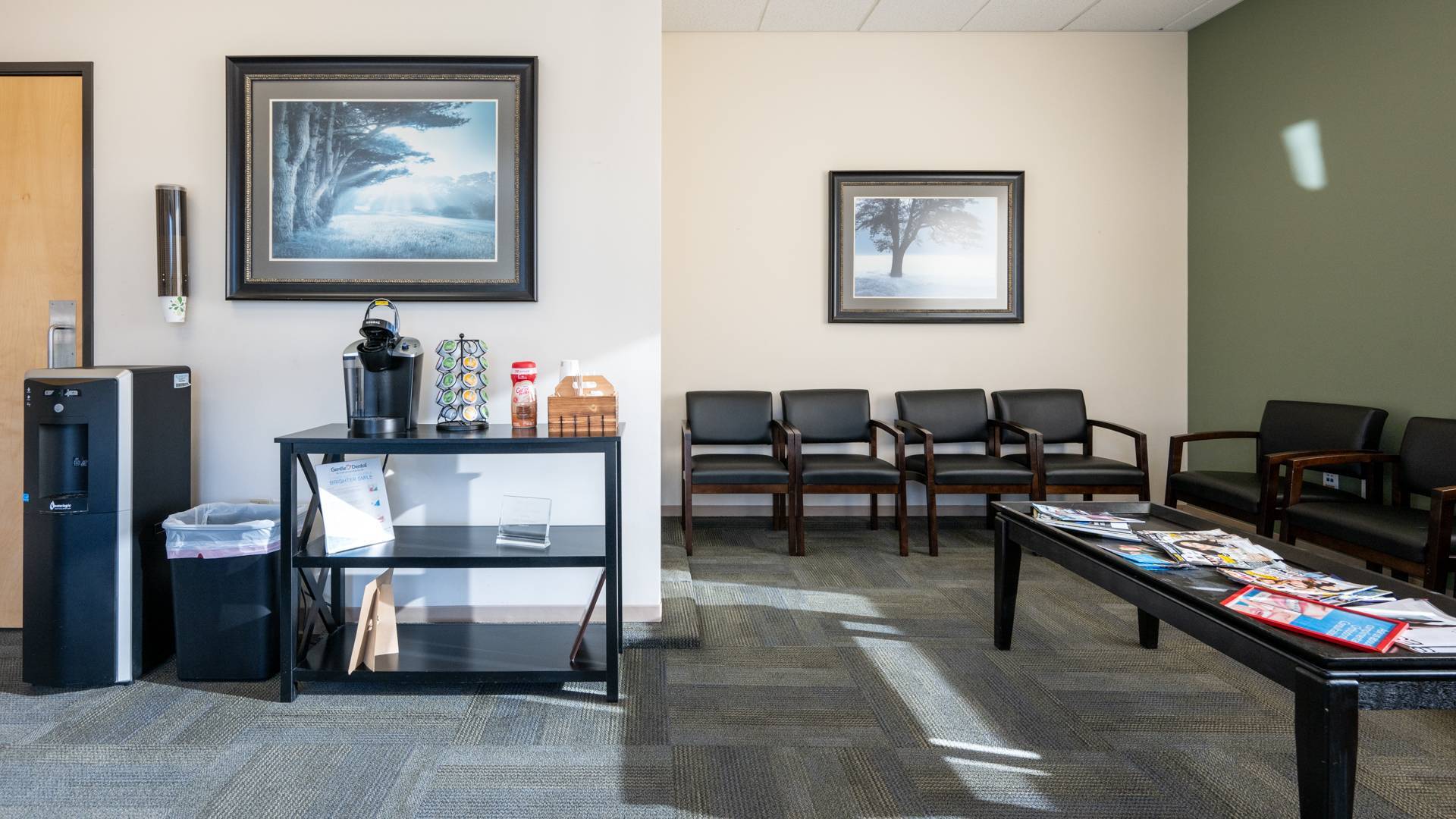 dental-care-office-waiting-area_Gentle-Dental-Kansas
