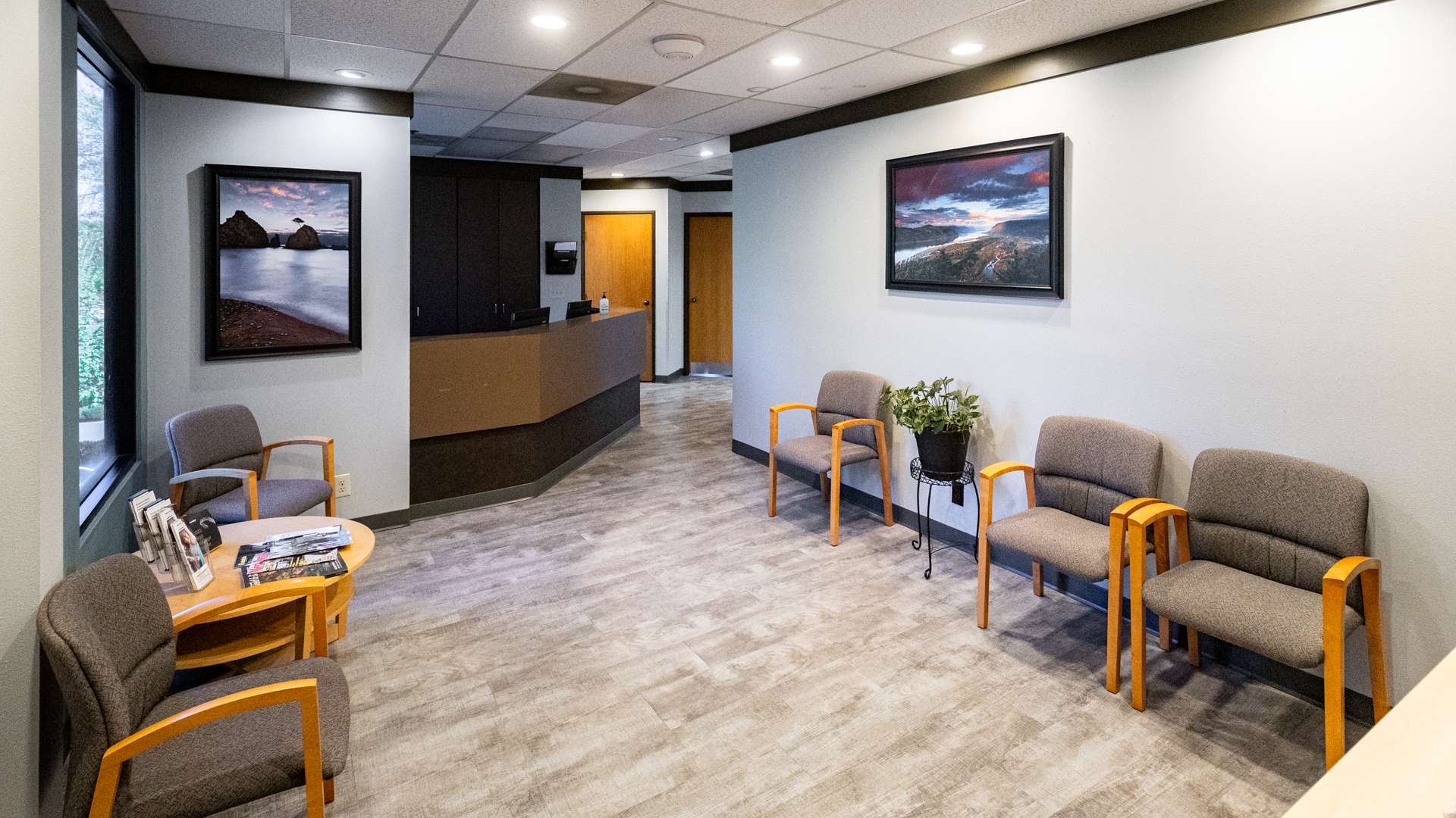 dental-care-office-waiting-area_Gentle-Dental-Valley-River