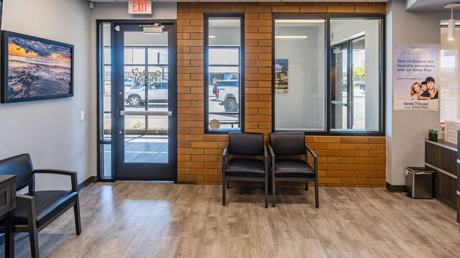 dental-clinic-reception-area_Gentle-Dental-Redmond(1)