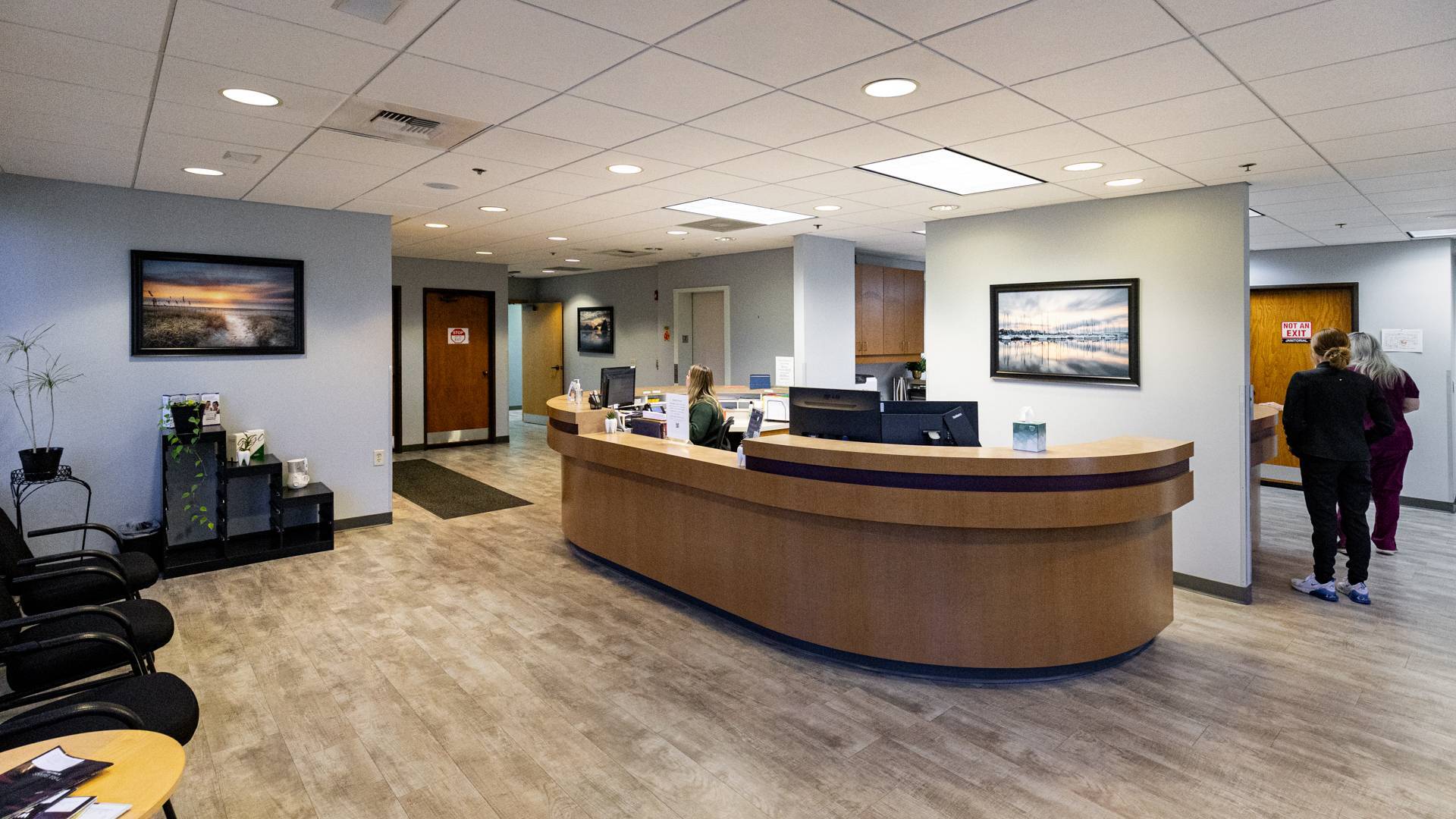 dental-clinic-reception-area_Gentle-Dental-Valley-River
