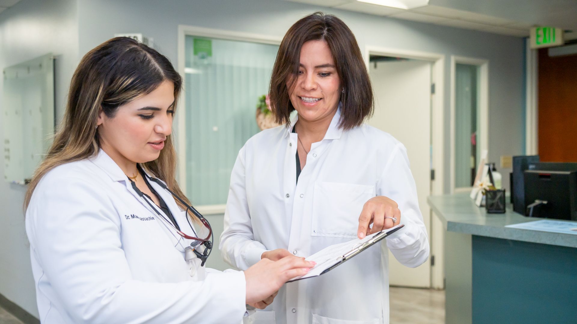 general-dentist-action-shot_Gentle-Dental-Grossmont