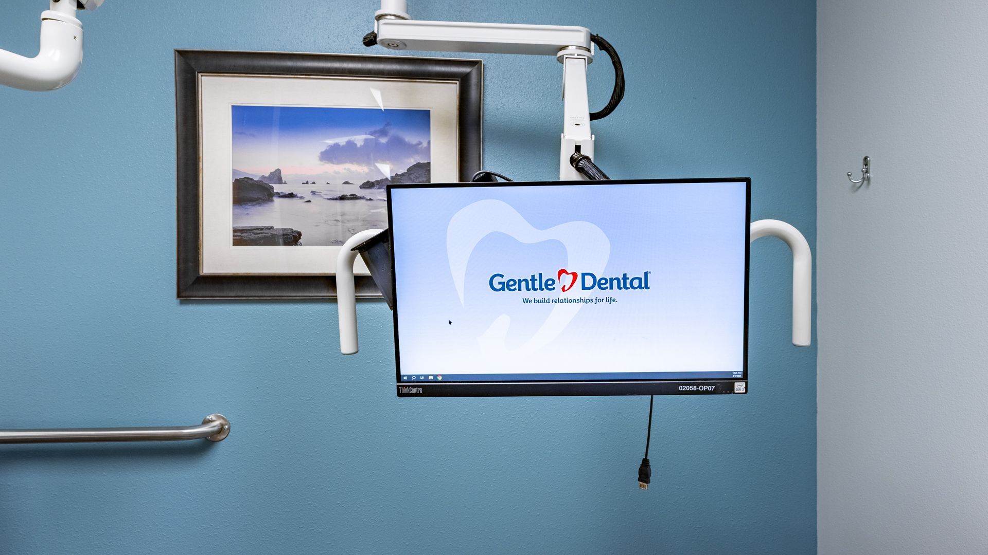 general-dentist-computer-shot_Gentle-Dental-Hazel-Dell